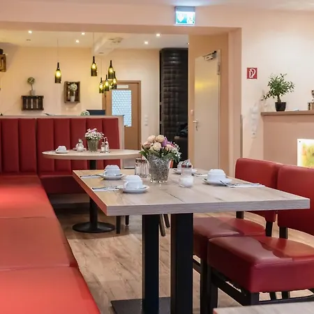 Hotel Altes Weinhaus 3*