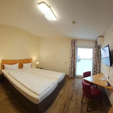 Altes Weinhaus Hotel 3*