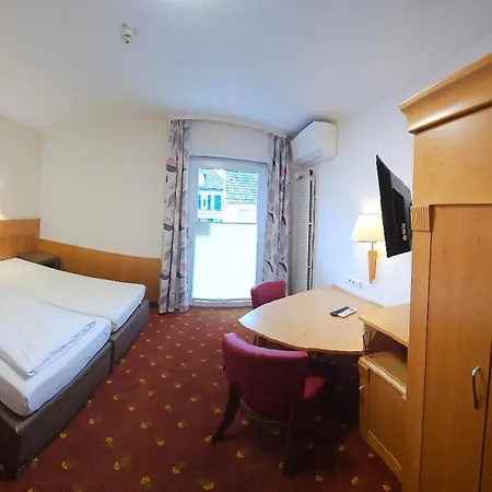 Otel Altes Weinhaus 3*