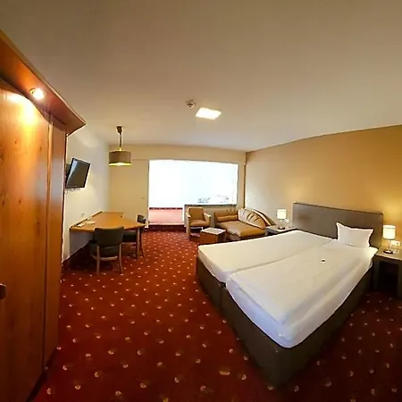 Hotel Altes Weinhaus 3*