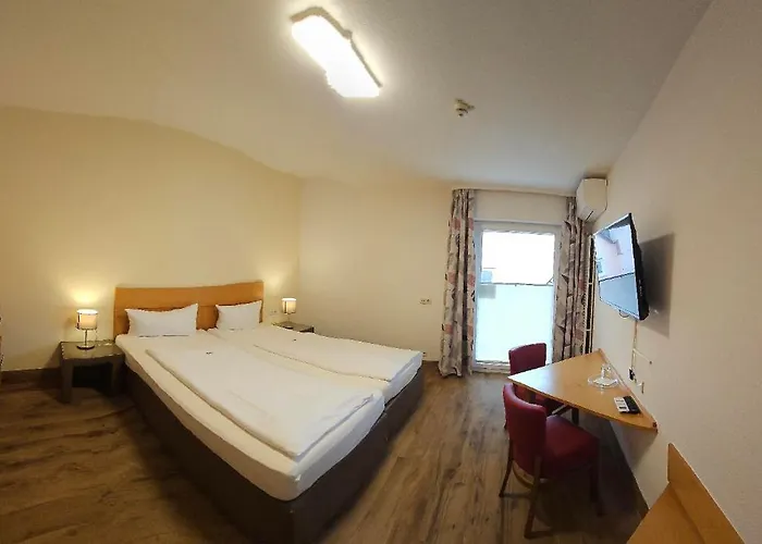 Altes Weinhaus Hotel 3*