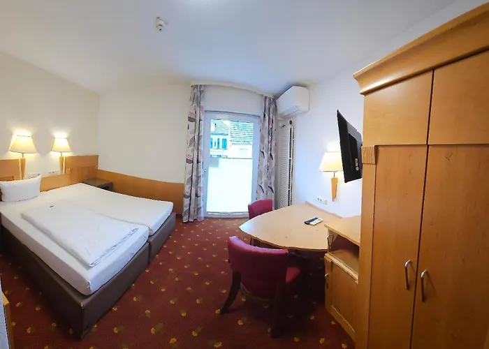 Hotel Altes Weinhaus 3*