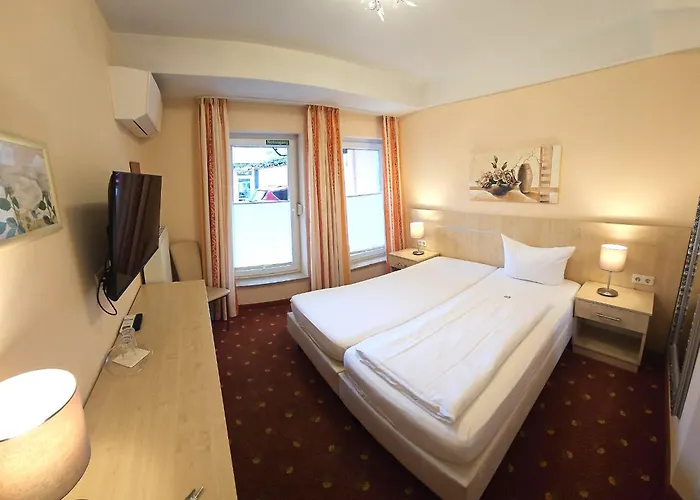 Hotel Altes Weinhaus 3*